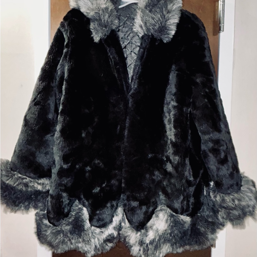 Faux Fur Scalloped Bottom Jacket GrayCollar/Sleeves New nice lining & pockets - Picture 4 of 12